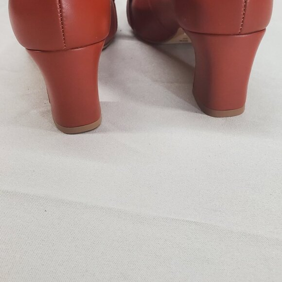 Pably Sandre Pumps - Picture 6 of 8